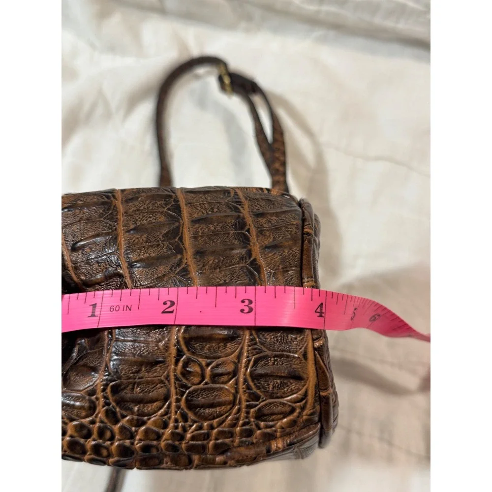 NWT VNTG Bueno Collection Brown Hornback Croc Embossed Crossbody Bag Kiss Lock